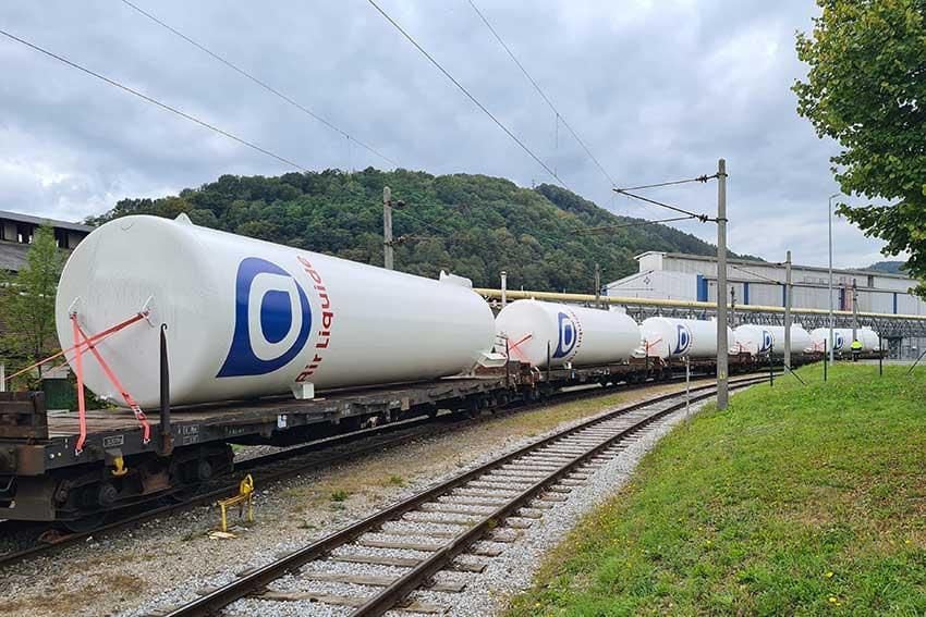 Producer gas tanks on the sustainable railways